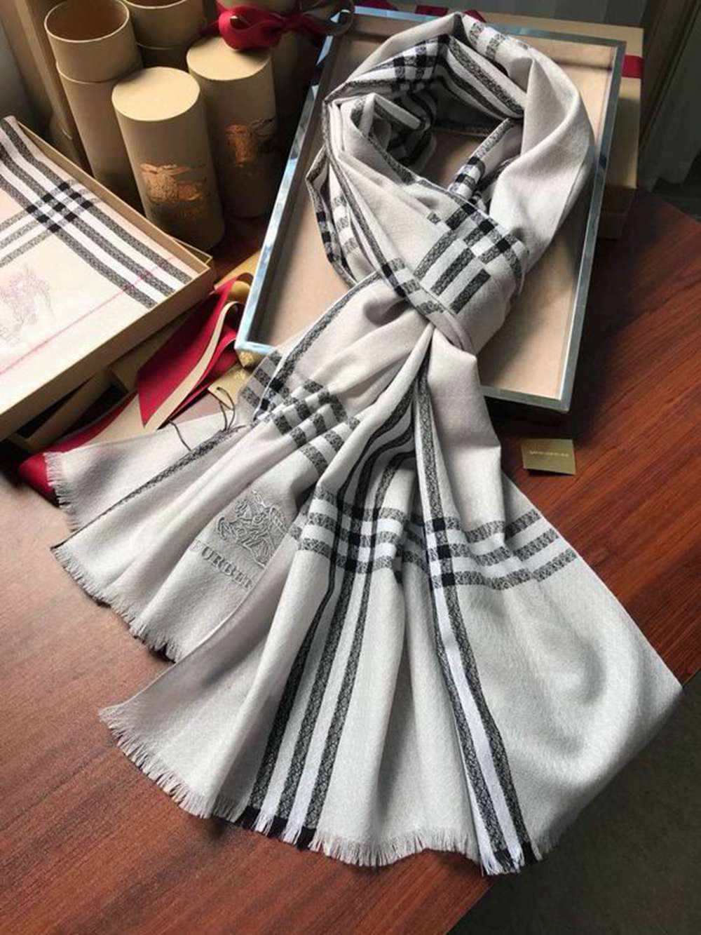 Bv*b*rry Scarf